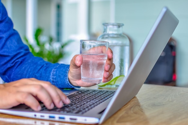 Jak prawidłowo wypełnić wniosek o dofinansowanie z programu Moja Woda?