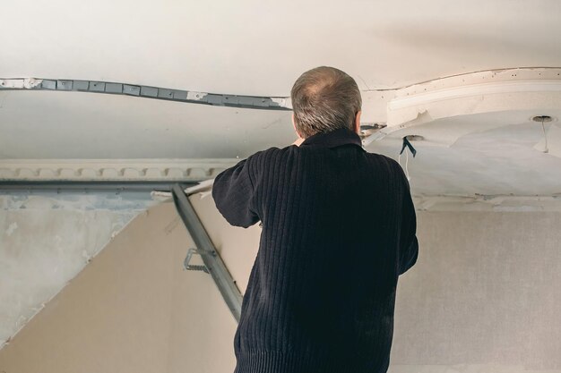 Jak skutecznie ocieplić strop betonowy na poddaszu użytkowym?