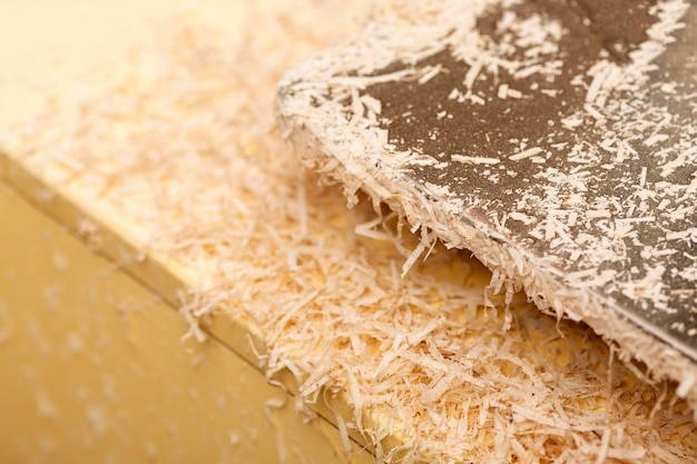 Wełna czy styropian na strop – co lepiej sprawdzi się w Twoim domu?