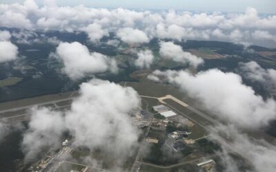 Jak samoloty wpływają na zanieczyszczenie powietrza?