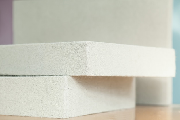 Jaki gruby styropian sprawdzi się najlepiej na podłogę?